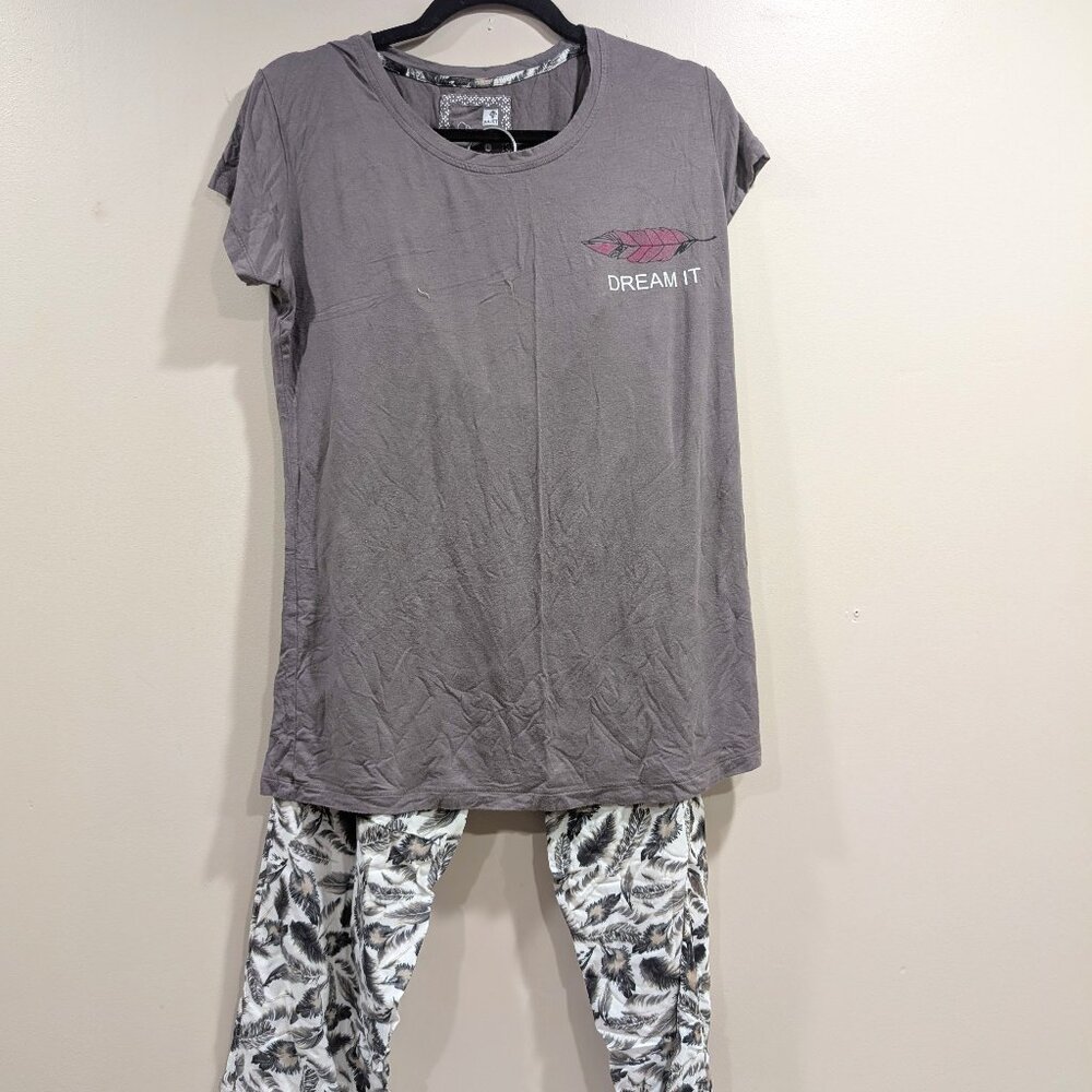 Sleepwear set - top and pants